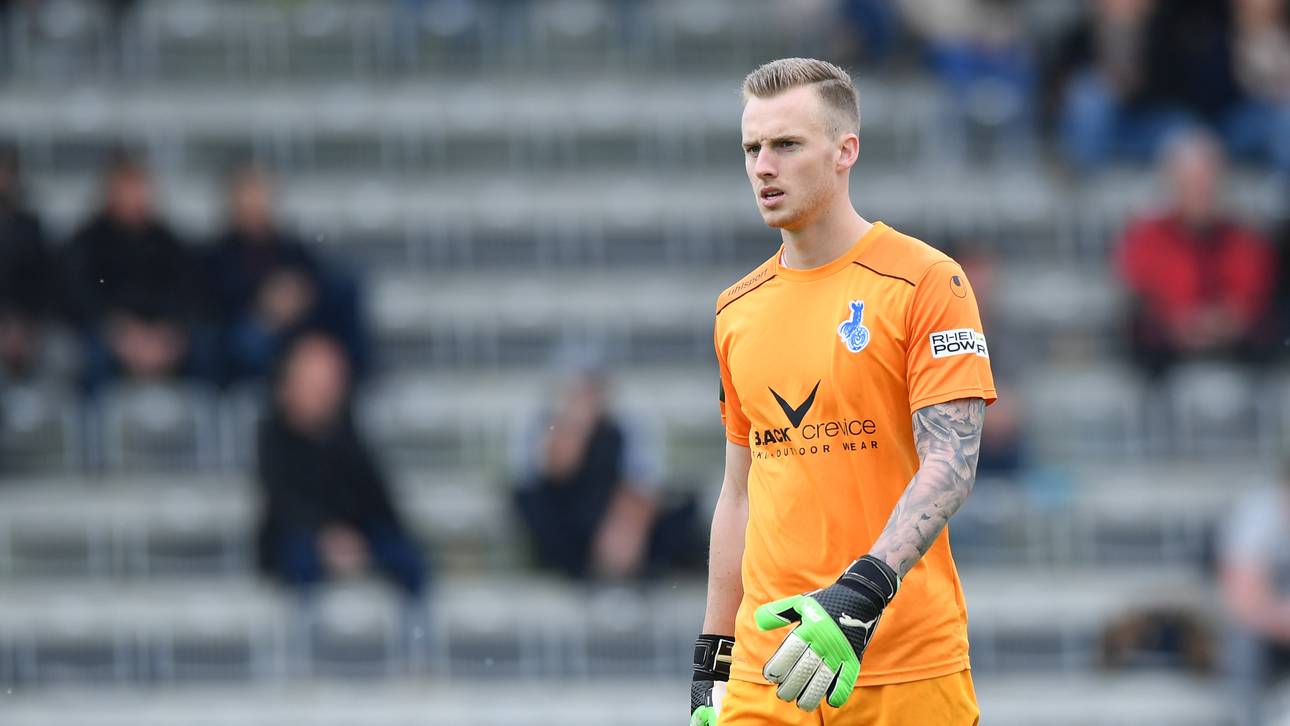 Flekken versteigert Trinkflasche