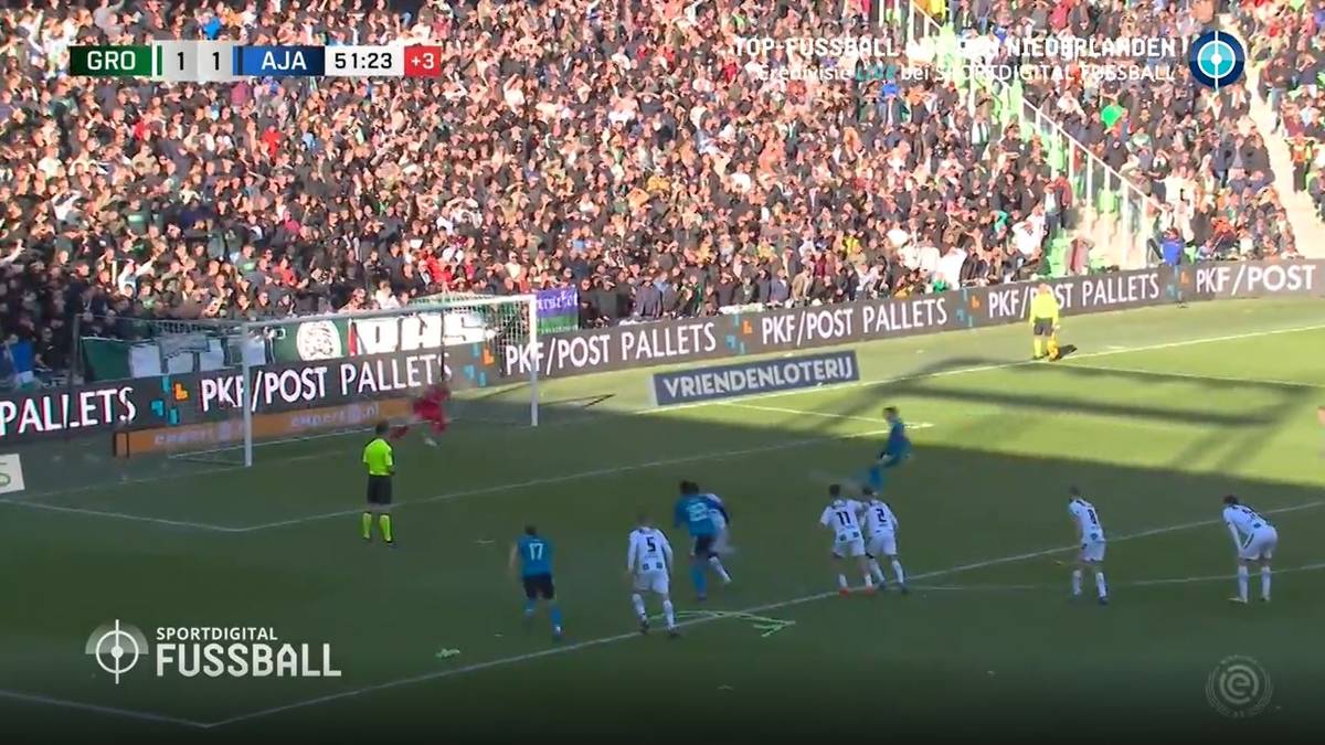 Kuriose Nachspielzeit - vor der Pause! Ajax dreht Partie mit Doppelschlag