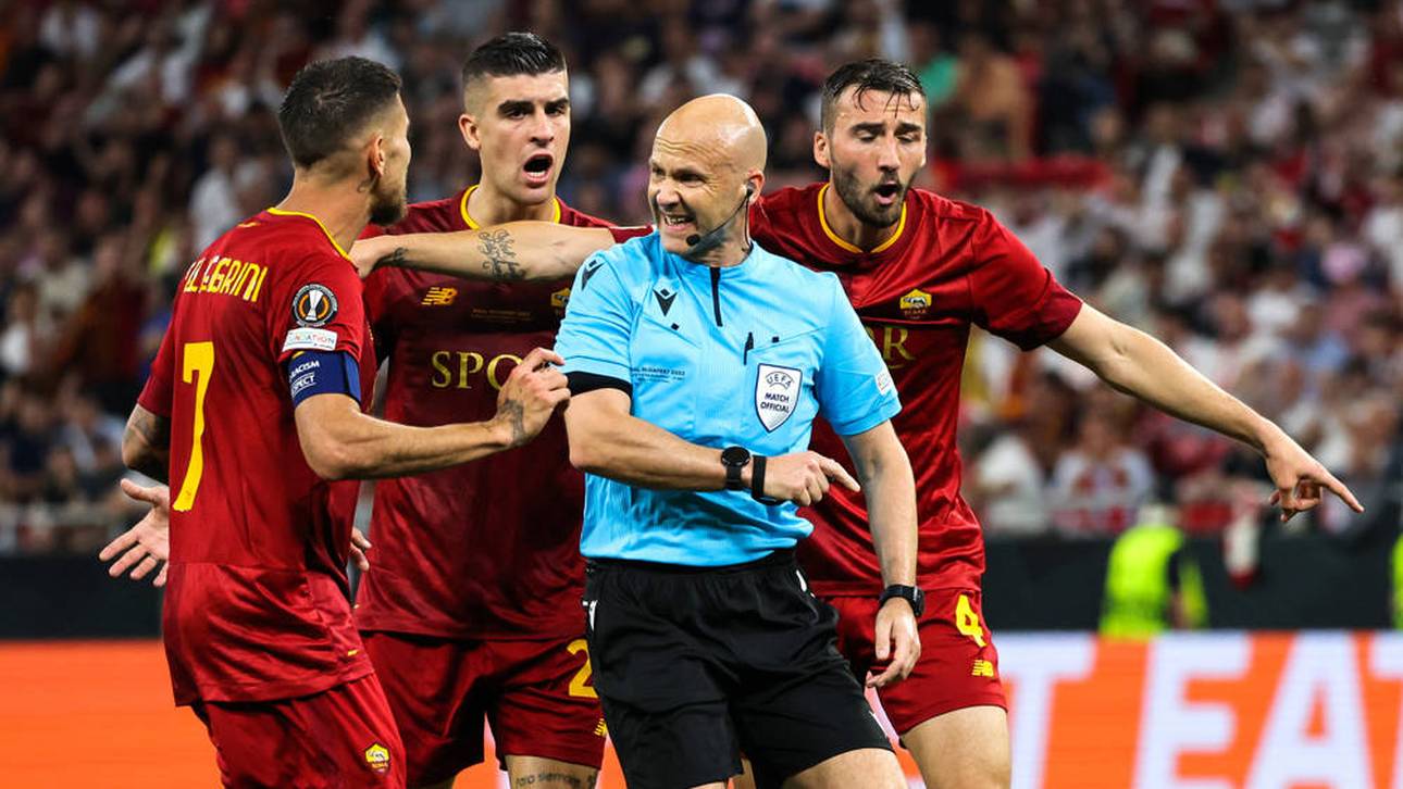 Mit Stuhl! Fans attackieren Schiri