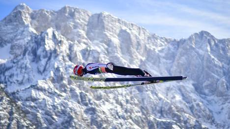 Markus Eisenbichler winkt die Skiflug-Kugel