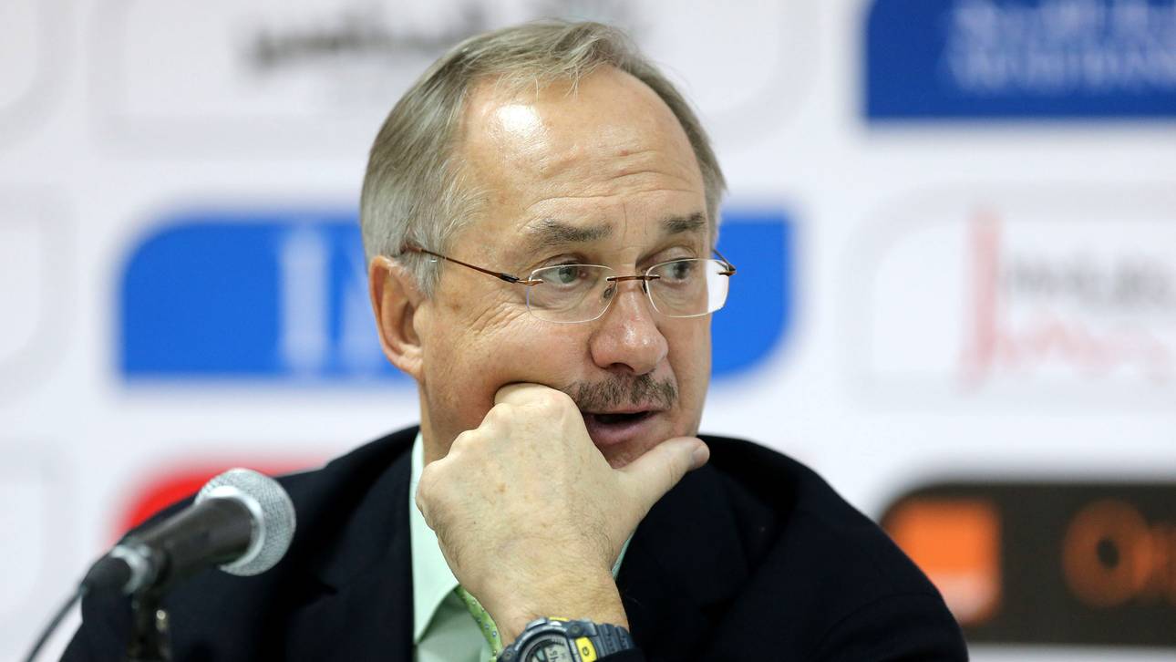 Stielike kündigt Karriereende an