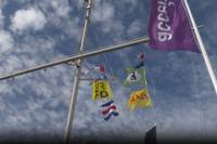 Bo Gerth erklärt im SPORT1 Interview die Bedeutungen der Flaggen, auf die die Segler bei der Kieler Woche achten müssen.