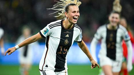 Klara Bühl bejubelt ihren Treffer gegen Marokko