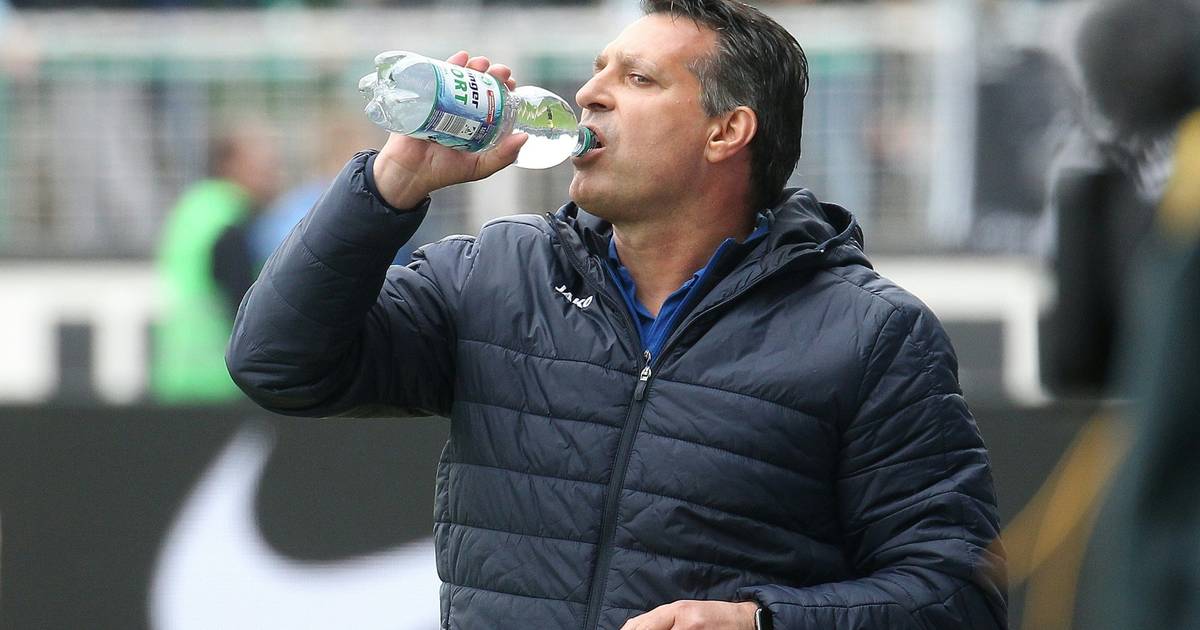 Nach Klassenerhalt: Hansa verlängert Vertrag von Coach Schwartz