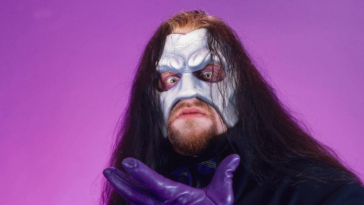 Auch mit Maske trat der Undertaker 1995 zwischenzeitlich auf - profaner Grund: eine Knochenverletzung im Gesicht. Der Schutz, den er sich deswegen zulegte, fügte sich gut in seinen Charakter