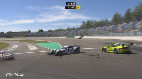 Ein wilder Auftakt zur ADAC GT Masters Saison 2020 am Lausitzring.