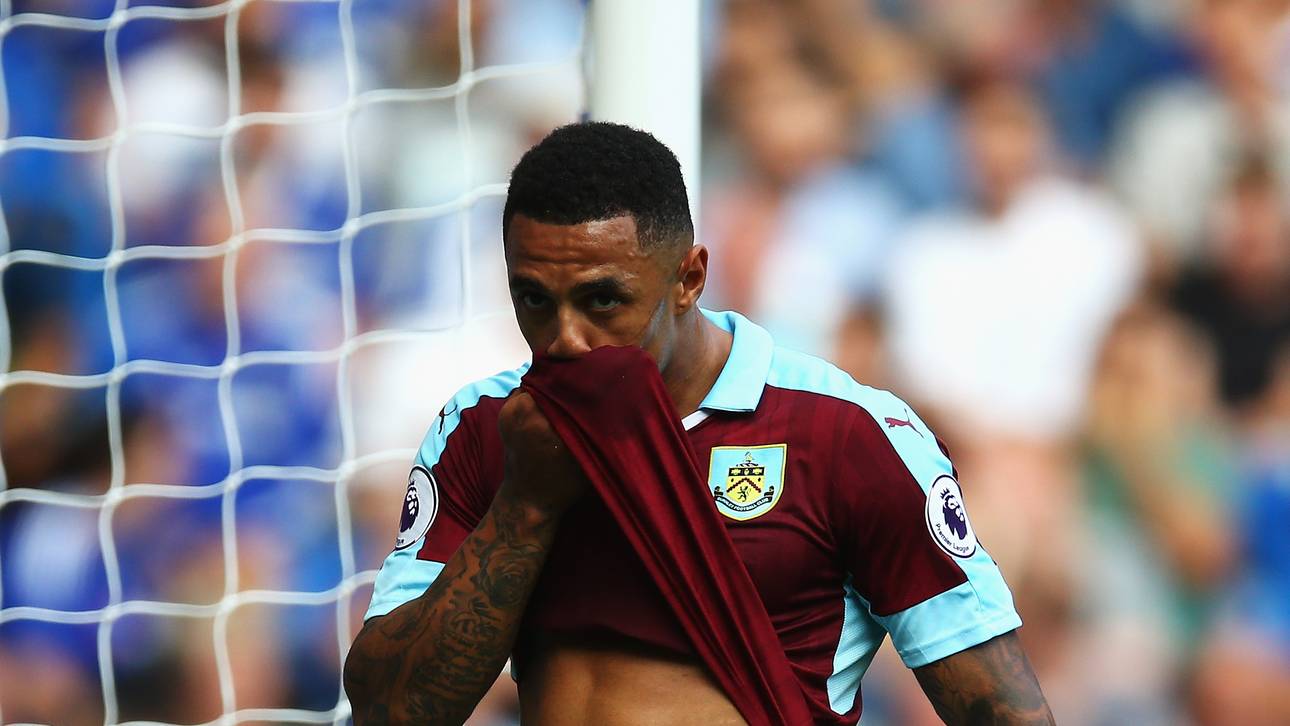 Homophobe Tweets: Gray hart bestraft