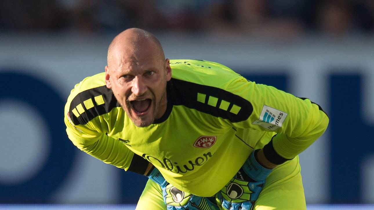 Ältester Liga-Profi verlängert