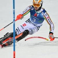 Skirennläufer Linus Straßer rast beim Weltcup-Slalom in Aspen/Colorado mit einem sensationellen Finallauf aufs Podium. Der Traum von der kleinen Kristallkugel lebt weiter. 