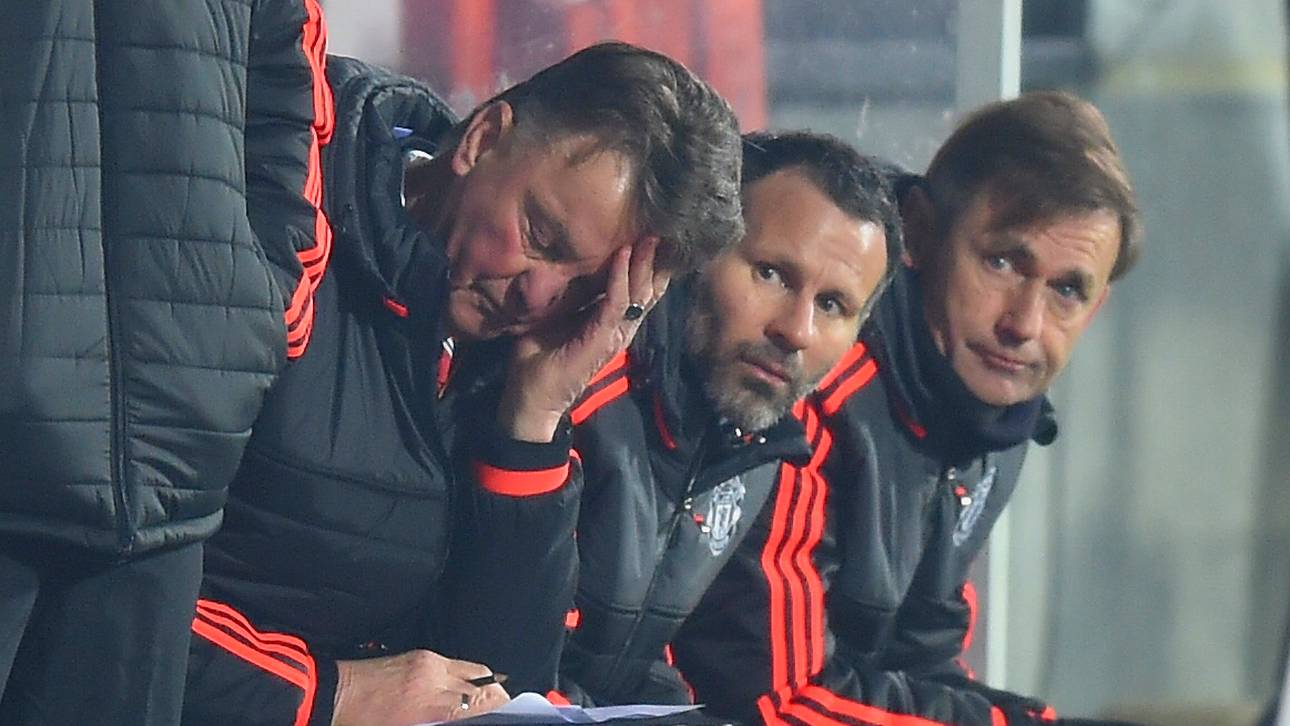 Blamage für United – Remis für Klose