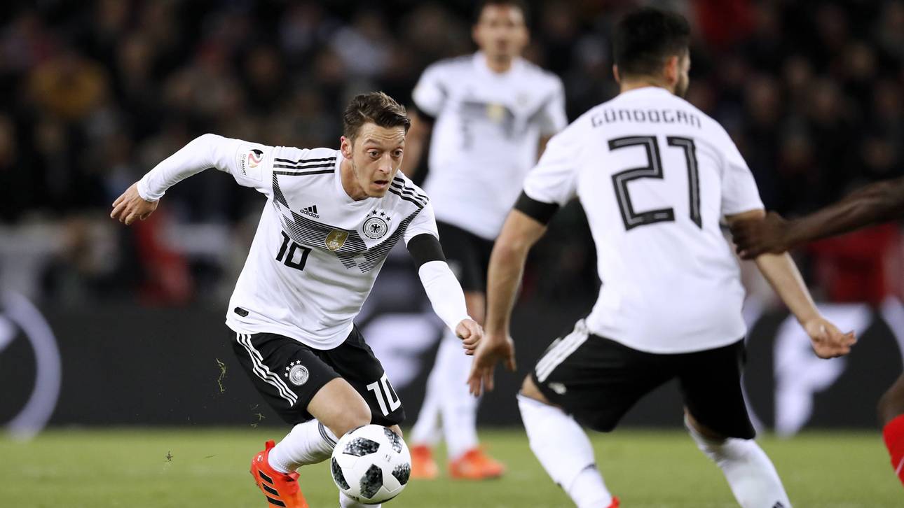 Grindel erhöht Druck auf Özil