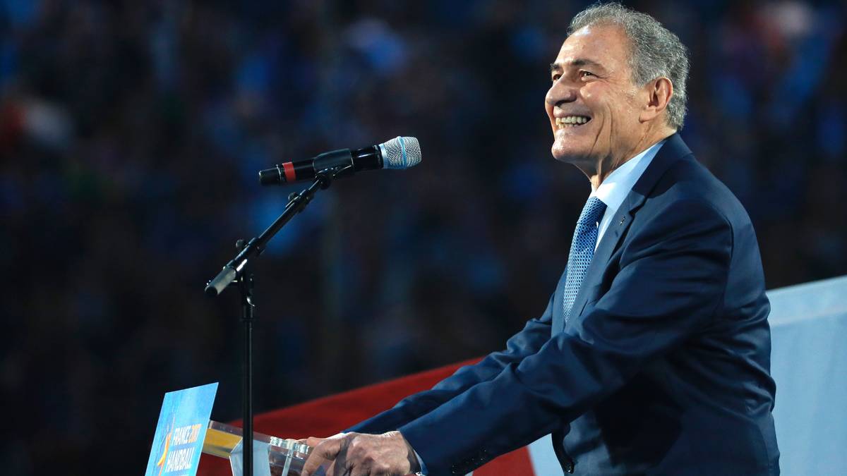 Der Präsident des Handball-Weltverbandes Hassan Moustafa hält die Eröffnungsrede