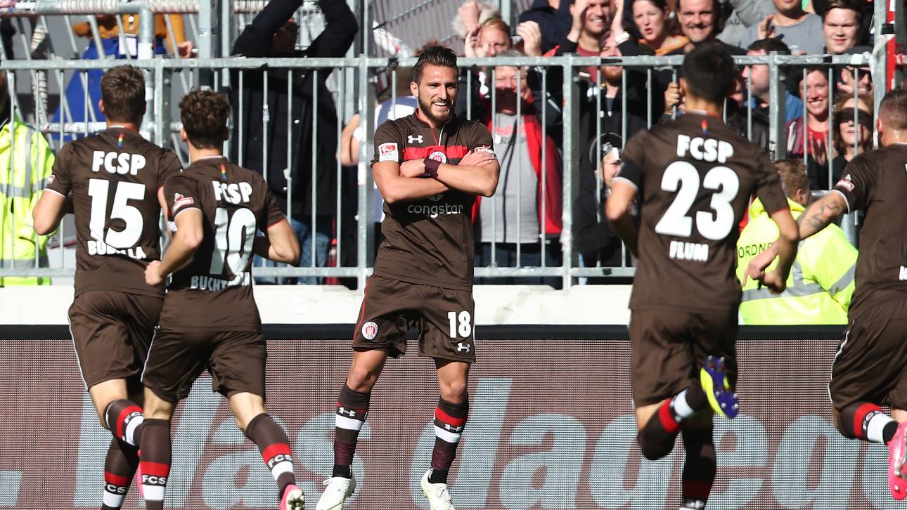 St. Pauli feiert Last-Minute-Sieg