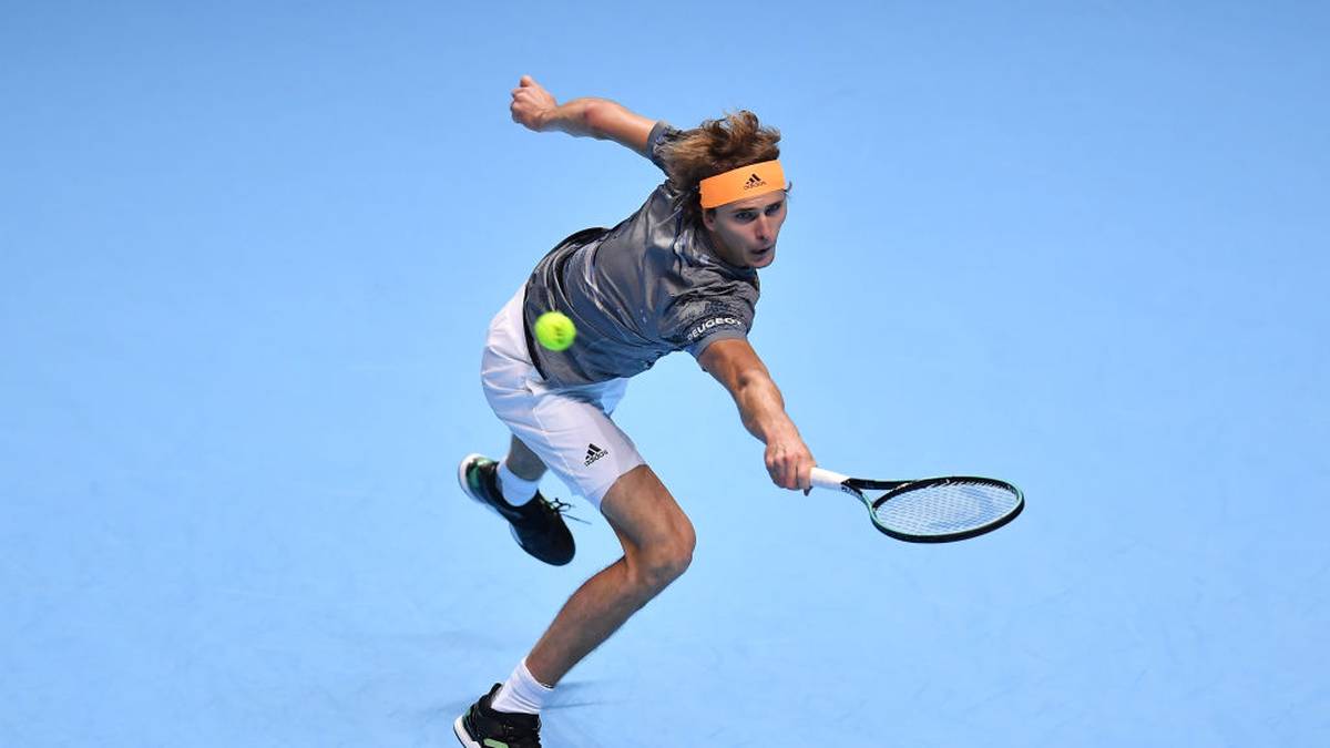 Im sechsten Anlauf hat es endlich geklappt. Alexander Zverev knackt bei den ATP Finals in London endlich auch Superstar Rafa Nadal. Die Mission Titelverteidigung hätte für den Deutschen nach einem durchwachsenen Jahr nicht besser beginnen können. In seinen vergangenen drei Finals-Matches schlug er nun hintereinander Roger Federer, Novak Djokovic und Nadal