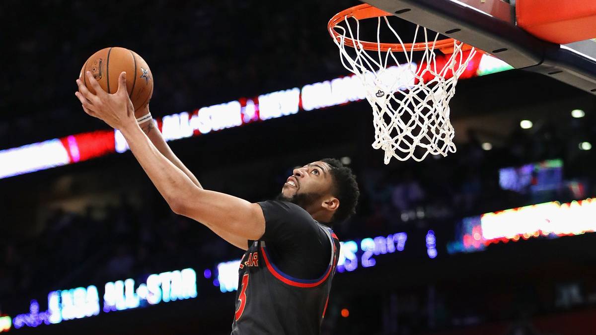 Übertrumpft wurde Triple-Double-Maschine Westbrook nur noch von Lokalmatador Anthony Davis. Der 23-Jährige stellte bei seinem Heimspiel mit 52 Punkten einen neuen All-Star-Game-Rekord auf und krönte sich zum MVP
