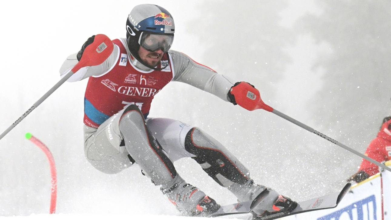 Skirennläufer Marcel Hirscher ist nach seinem 1. Durchgang im Slalom fassungslos