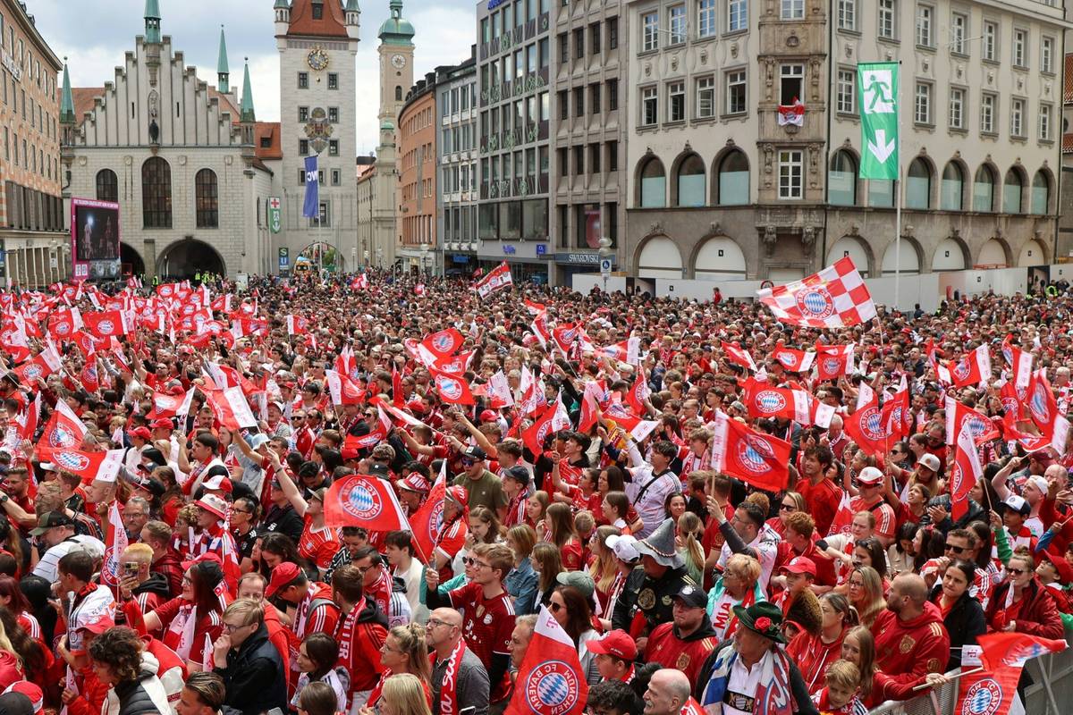 15.000 Fans feiern Meister-Bayern