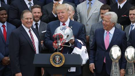 Donald Trump beim Besuch der New England Patriots nach ihrem Super-Bowl-Triumph der Saison 2018