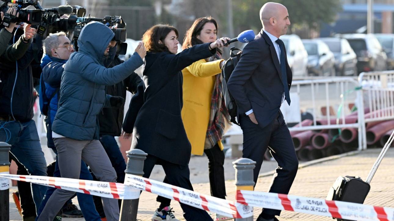 „Sie hat ‚okay‘ gesagt“: Rubiales rechtfertigt Skandal-Kuss