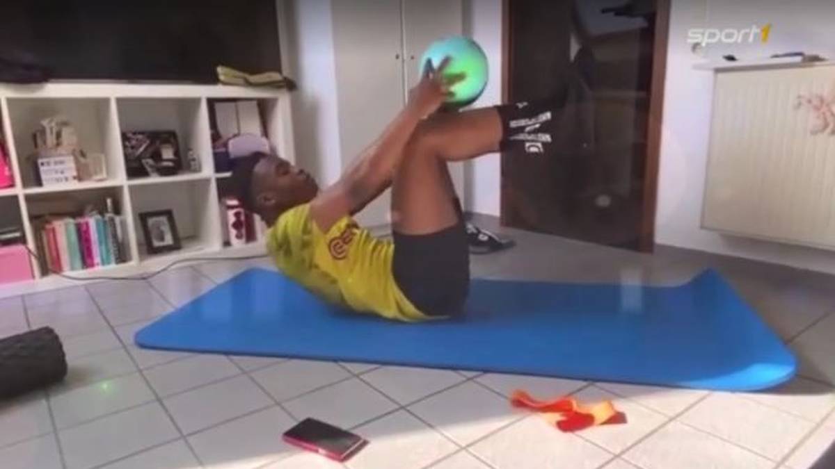 Youssoufa Moukoko: So trainiert das Wunderkind des BVB zuhause