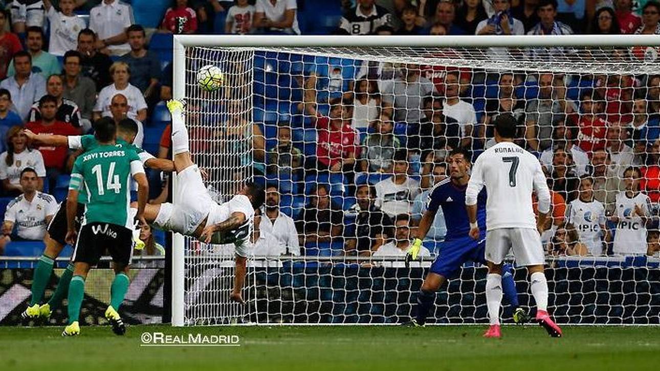 Real mit Zaubershow – Barca mühevoll