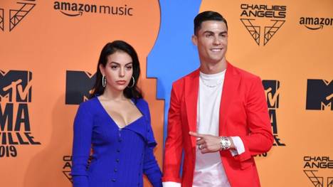 Georgina Rodriguez überrascht mit einem neuen Instagram-Bild: Darauf ist die Freundin von CR7 mit Süßigkeiten zu sehen. Was Fitnessfanatiker CR7 wohl zu dieser Aktion sagt?