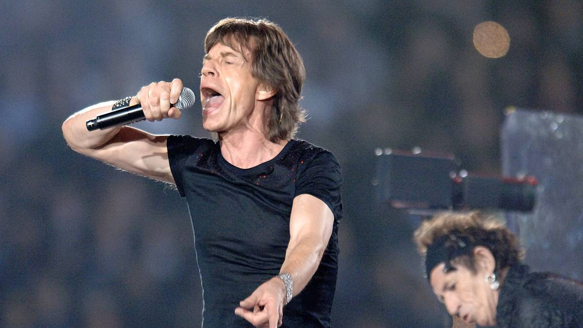 Beim Super Bowl XL rocken Mick Jagger und die Rolling Stones das Ford Stadium zu Detroit