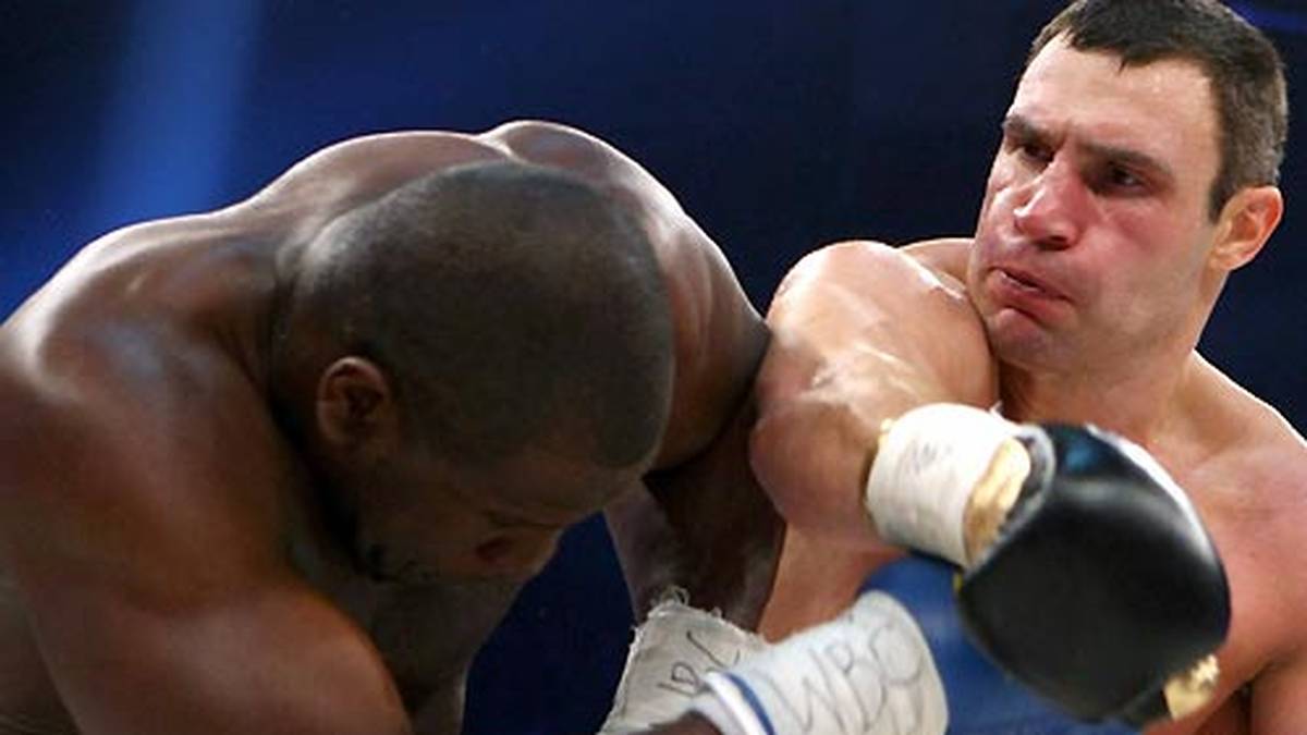 Bei der dritten Titelverteidigung seines WBC-Gürtels braucht Klitschko gegen Kevin Johnson zum zweiten Mal in seiner Karriere die vollen zwölf Runden, um seinen Titel zu verteidigen