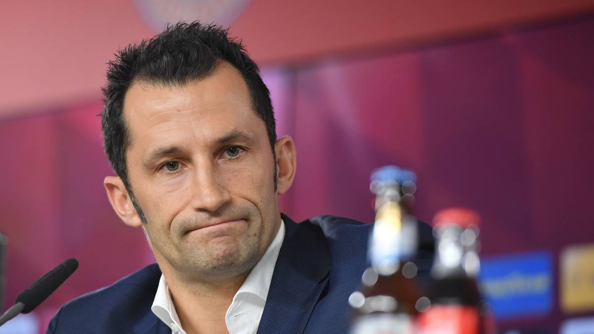 Auf der Pressekonferenz am Nachmittag weicht Sportdirektor Hasan Salihamidzic den meisten Fragen aus: "Wir brauchen einen Trainer, der für alle die Probleme, die wir haben, eine Lösung findet. Das ist zu diesem Zeitpunkt keine einfache Aufgabe. Aber wir werden sicher eine gute Lösung finden."