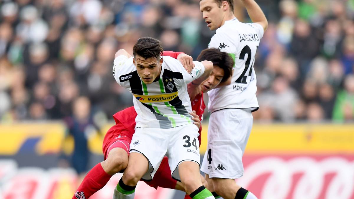 Bis in die Nachspielzeit hinein hatten die Abwehrreihen das Geschehen im Griff. dann ist Granit Xhaka der entscheidende Mann. Mit einem Kopfball bringt er der Borussia doch noch drei Punkte.