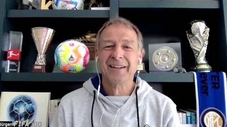 Für das heutige Duell in der Champions League zwischen Frankfurt und Neapel wird ein hitziges Spiel erwartet. Jürgen Klinsmann erzählt, was die beiden Klubs miteinander gemeinsam haben.