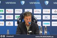 Bochum-Trainer Dieter Hecking verkündet auf der Pressekonferenz, wer sein Stammtorhüter ist.