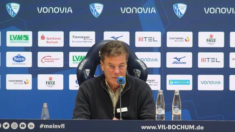 Bochum-Trainer Dieter Hecking verkündet auf der Pressekonferenz, wer sein Stammtorhüter ist.