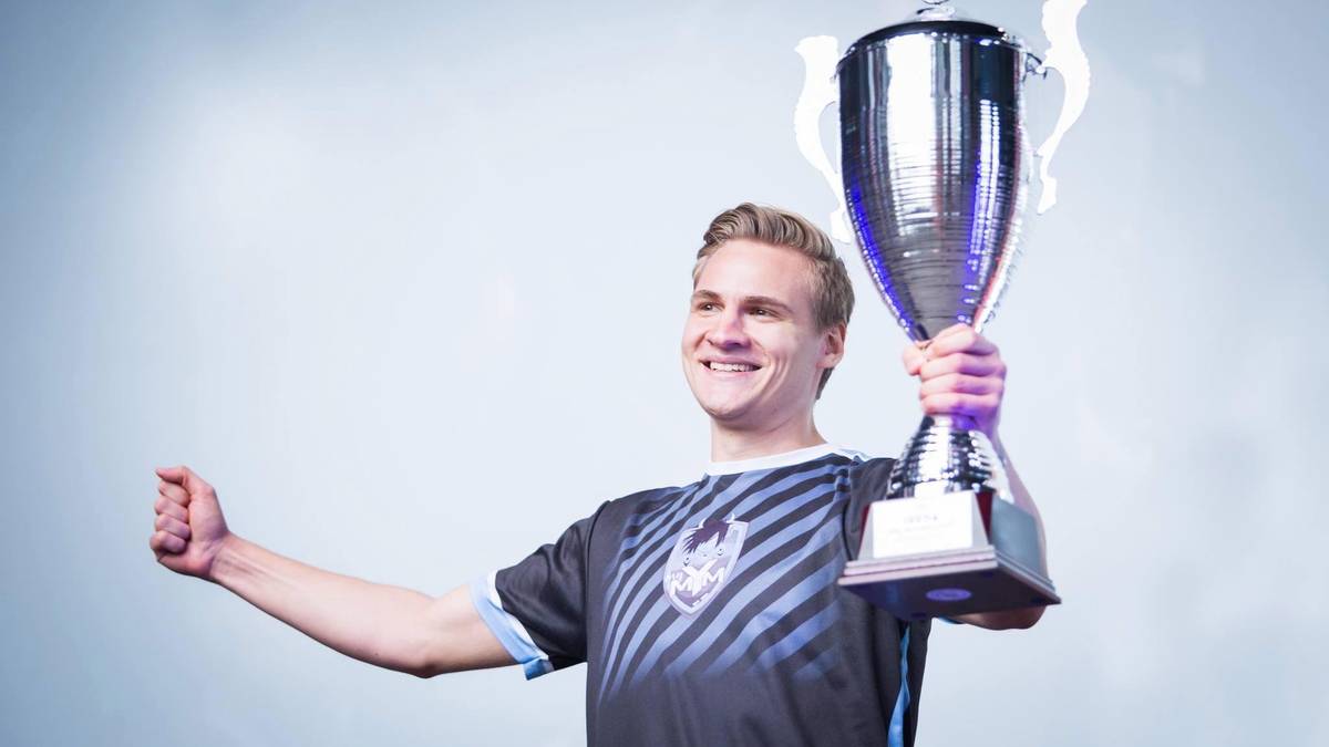 Platz 34 - Benedikt "SaLz0r" Saltzer (Xbox/969 Punkte): Aktiv für den VfL Wolfsburg und bekannt für seine regelmäßigen Twitch-Streams. Er trat zuletzt auch als Coach der deutschen eNationalmannschaft beim eNations Cup auf