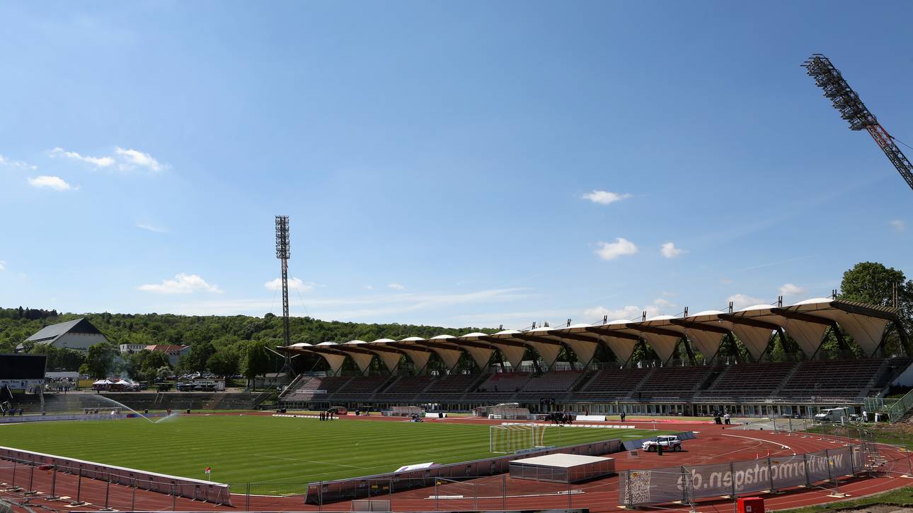 BVB-Stars weihen Erfurt-Stadion ein