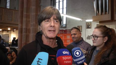 Ex-Bundestrainer Joachim Löw wurde von Lothar Matthäus vor einigen Wochen als möglicher BVB-Coach gehandelt. Nun sagt er, was er von dem Gedankenspiel hält.