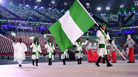 Ngozi Onwumere trägt die nigerianische Fahne