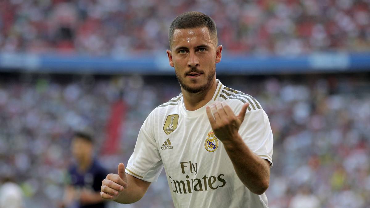 2012 folgte dann der Wechsel zum FC Chelsea, bei dem der Offensivmann zu einem Weltklassespieler reifte. Zur laufenden Spielzeit ließ sich Real Madrid Hazards Dienste 100 Millionen Euro kosten. Der 28-Jährige hat sich mit dem Transfer einen Kindheitstraum erfüllt