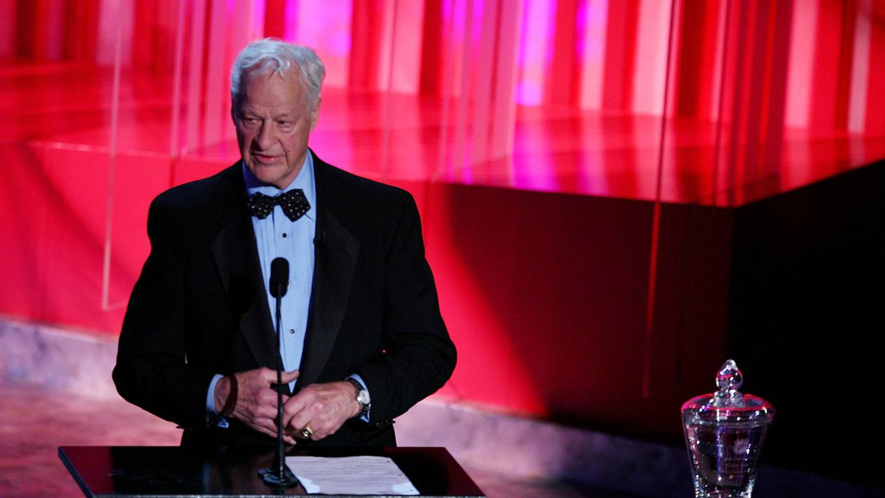 Brücke nach NHL-Ikone benannt