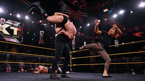 Pete Dunne & Ridge Holland attackieren bei WWE NXT ihre Partner Danny Burch & Oney Lorcan