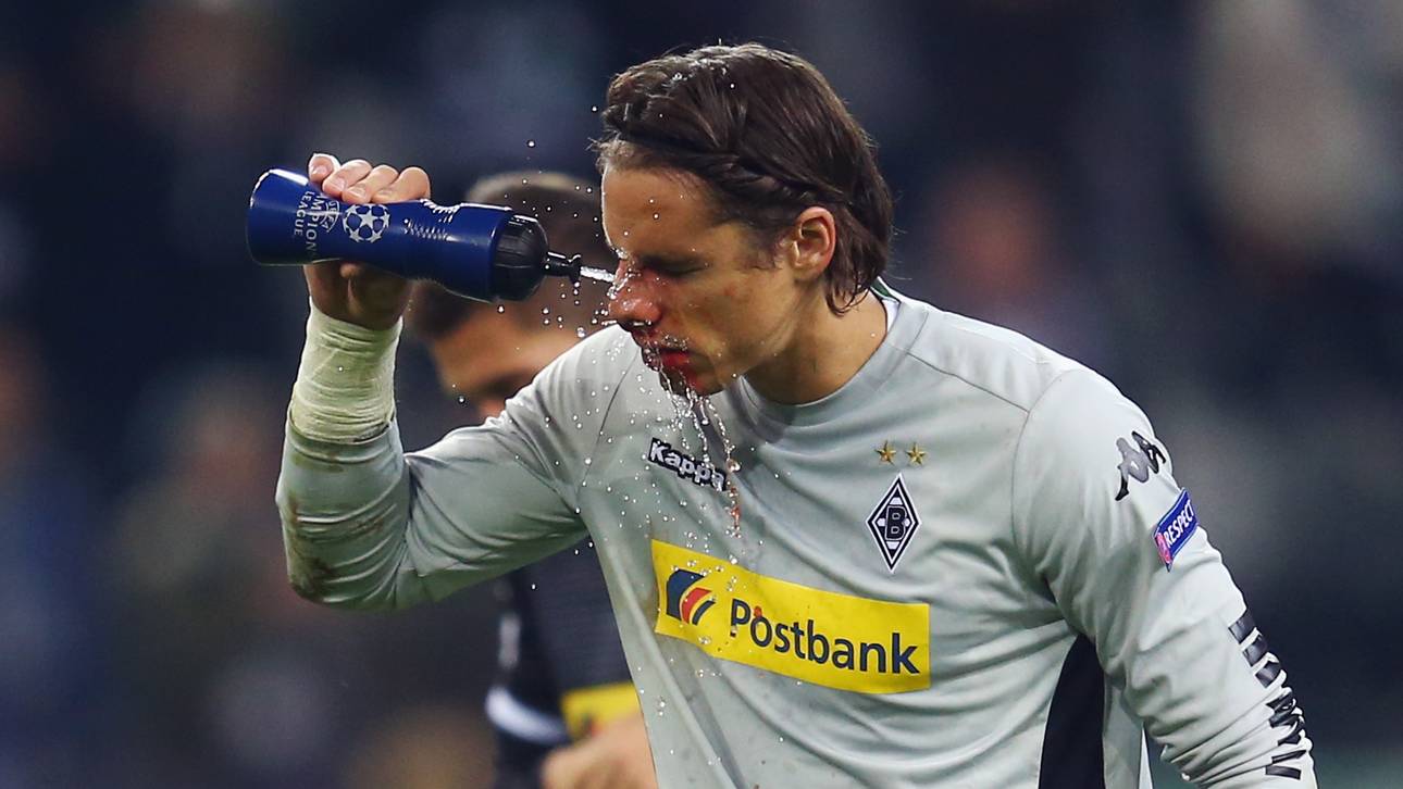 Gladbachs Sommer spielt mit Maske