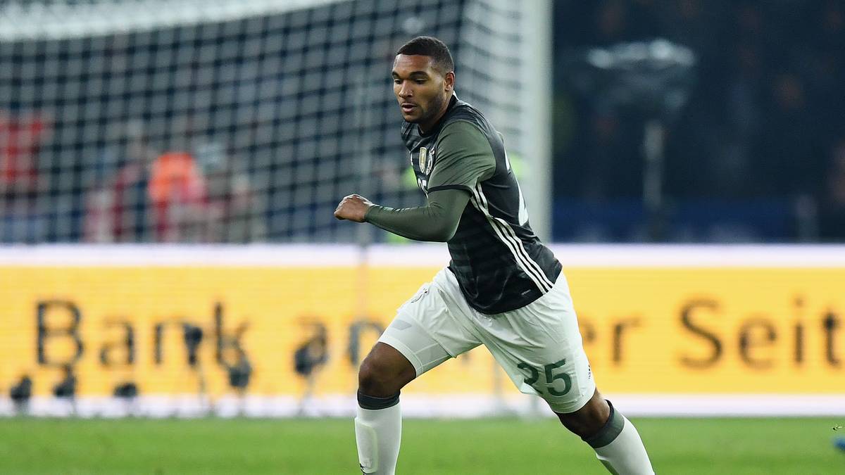 EM 2016 - JONATHAN TAH: Mit nur 45 Testspielminuten in der A-Nationalmannschaft durfte Tah 2016 mit zur EM nach Frankreich. Dort blieb er auf dem Weg bis zum Halbfinal-Aus gegen Frankreich allerdings ohne Einsatz