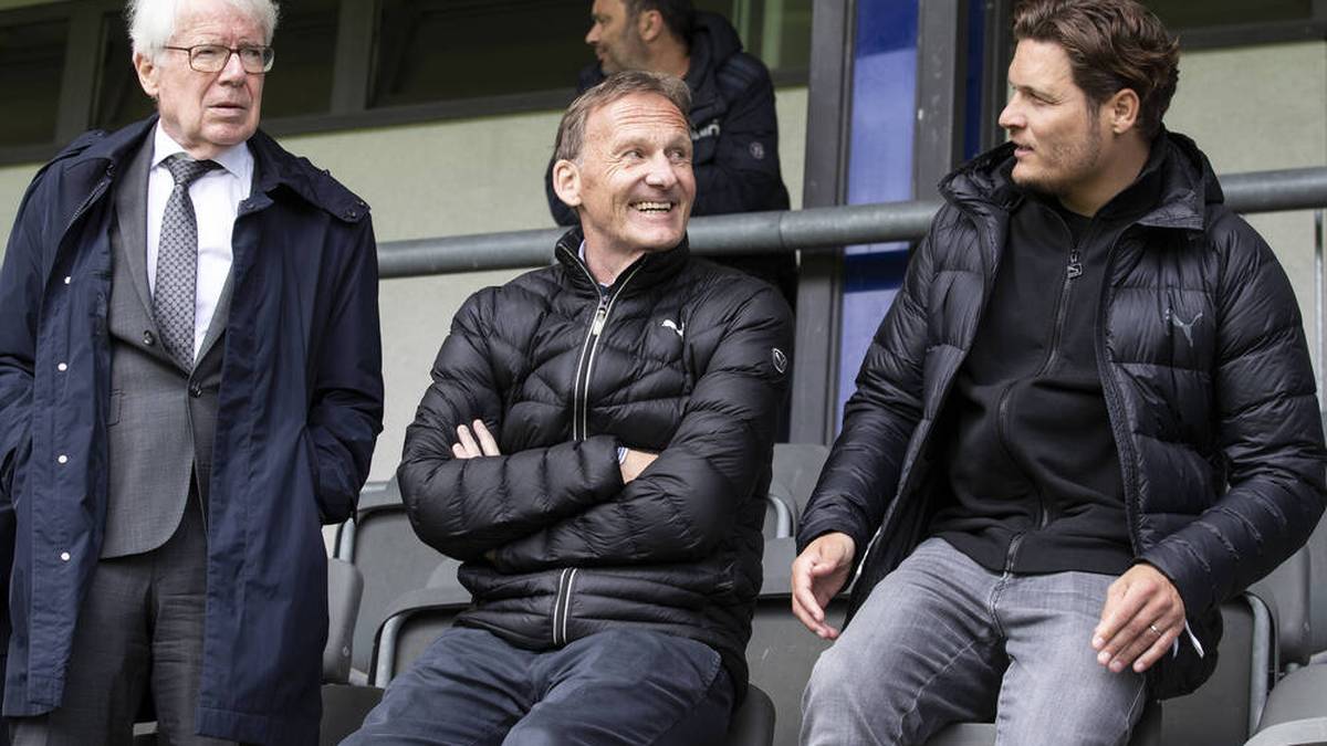 Geschäftsführer Hans-Joachim Watzke (Mi.) und der neue Trainer Edin Terzic (re.) forcieren den Umbruch beim BVB