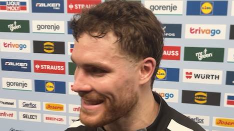 Johannes Golla freut sich über den Auftaktsieg bei der Handball-EM. Sein härtester Gegner am Donnerstagabend schien ein Insekt zu sein. 