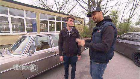 Michael ist Gymnasiast und glühender Mercedes-Fan. Die PS Profis Jean-Pierre und Sidney sollen ihm helfen, einen neuen „Stern“ zu finden. Denn mit seinem ersten Benz, einem Strich-Achter, hatte der 18-jährige wirklich Pech. Dennoch möchte Michael gerne einen Mercedes aus den 60er oder 70er Jahren. Sein Budget: 8000 Euro. Zur Wahl steht eine „kleine Heckflosse“ (Baureihe 110), eine S-Klasse der Reihe W108 und ein cooler SLC. Während Jean-Pierre sich auf die Suche nach dem Traumauto macht, versucht Sidney die technischen und handwerklichen Fähigkeiten von Michael zu testen. Denn wer sich einen alten Benz holt, der muss schrauben können.