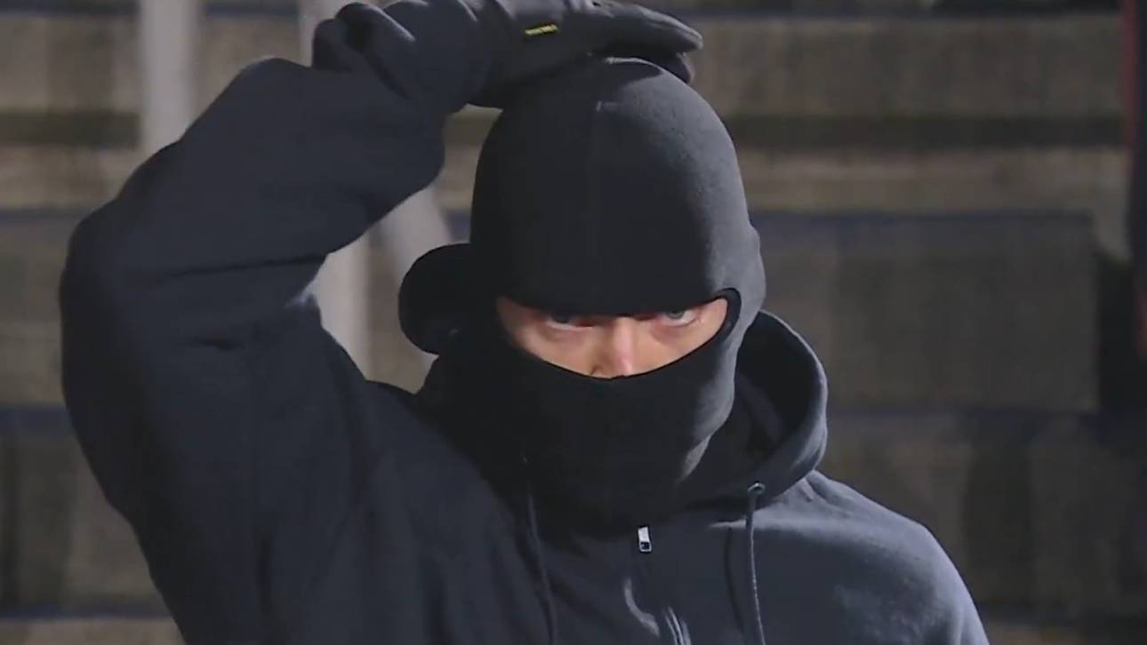 WWE-Maskenmann enthüllt sich