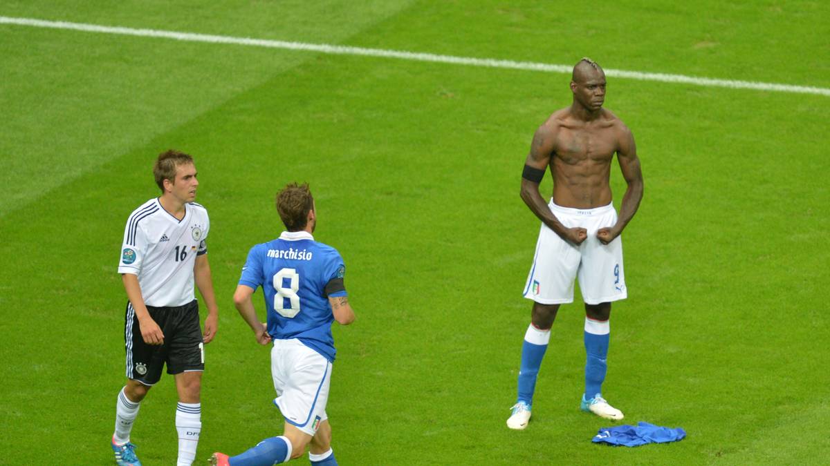 Seine emotionale Rückkehr hat aber auch sportliche Gründe: "Ich habe mit absoluter Gewissheit das Ziel in die Augen gefasst, bei der EURO 2020 Teil des italienischen Kaders zu sein. Ich habe auch schon mit Mancini gesprochen"