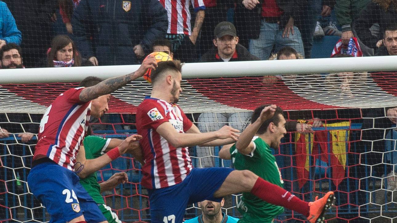 Atletico zieht mit Barcelona gleich