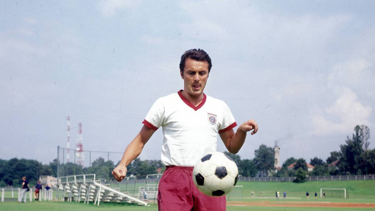 VON SCHALKE ZU BAYERN - HANS NOWAK (Wechsel am 1.7. 1965): Der Innenverteidiger ist der erste Spieler, der sich von Gelsenkirchen auf den Weg nach München macht. Der Nationalspieler bleibt drei Jahre bei den Bayern und wechselt anschließen nach Offenbach