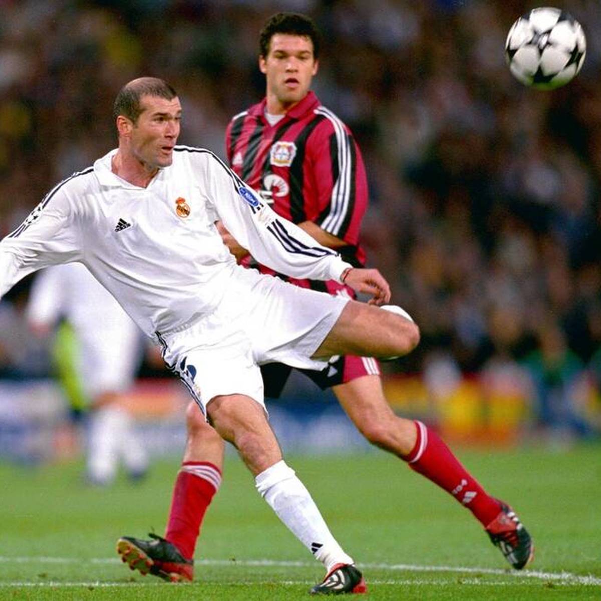 20 Jahre liegt eine der wohl tragischsten Niederlagen der Vereinsgeschichte von Bayer Leverkusen zurück. Real Madrid konnte die Champions League mit Mühe und Not gewinnen. Mit dabei im Hampdon Park von Glasgow: Thomas Kleine. 